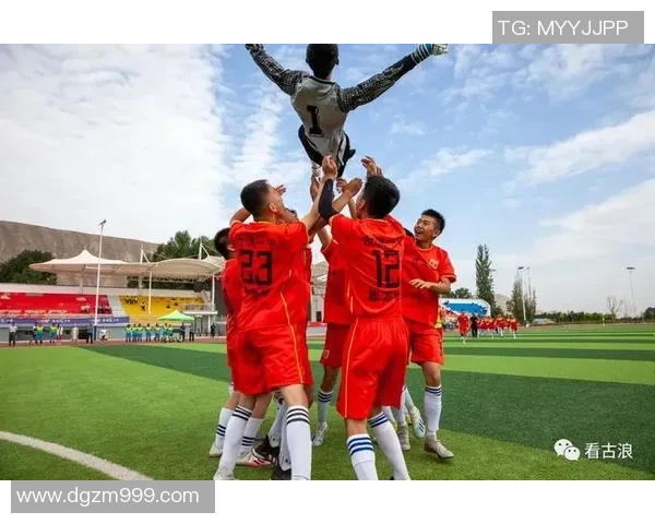 深圳足球队的速度之道：如何在赛场上赢得胜利与观众的心